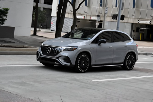 Selling Your Car vs Trade-In: What You Should Know