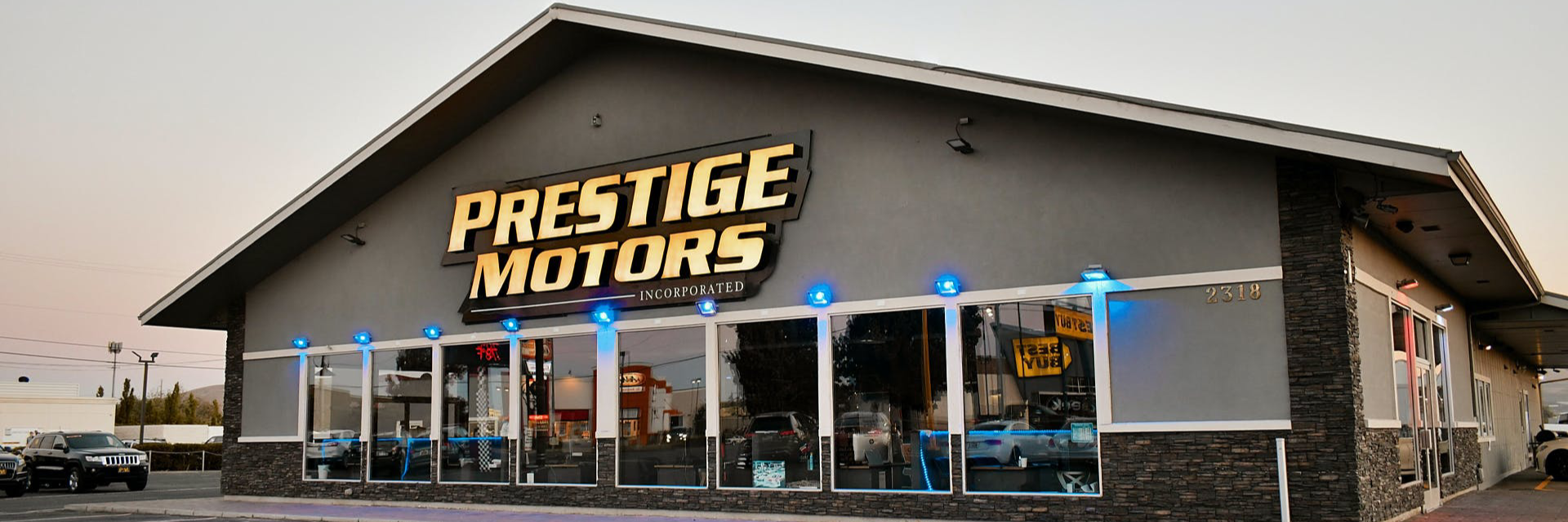 DEMO AUTO WORLD Home Hero Image 1