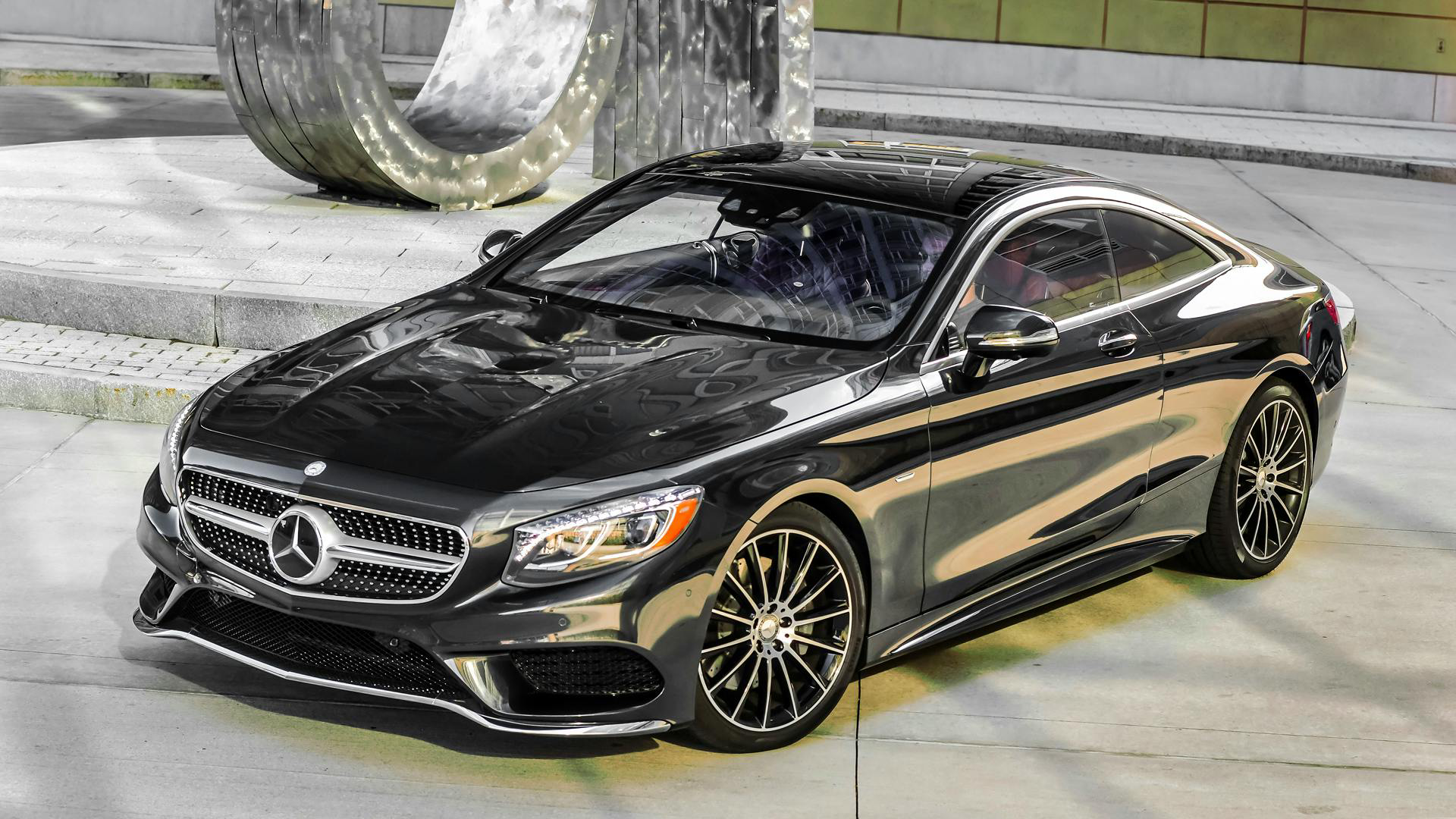 WHOLESALE MOTORS Home Hero Image 1